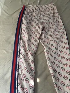 GUCCI グッチ　GGロゴ パンツ ストレッチ　グレー 極美品 GUCCI グッチ GGロゴ パンツ ストレッチ グレー 極美品 - メルカリ