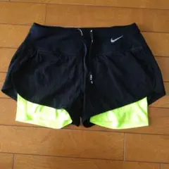 Nike ショートパンツ 黒 蛍光グリーン