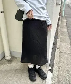 【新品・タグ付き】【umm./花柄＆無地】生地シャーリングスカート ブラックのサムネイル