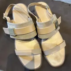 CHARLES & KEITH サンダル　37のサムネイル