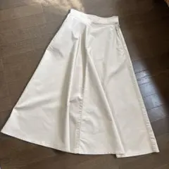 ユニクロ　フレアースカート ベージュ　Ｓサイズ