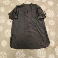UNTITLED 半袖 スキッパーブラウス ダークグレーのサムネイル