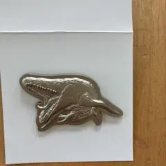 ジュラシック・ワールド モササウルス　ピンバッジ