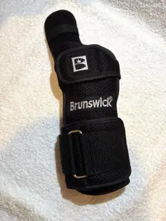 【未使用】値下げ！Brunswick リスタイ ボウリング用 ブラックのサムネイル