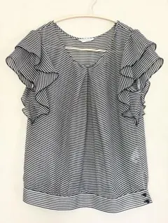 OFUON シアーボーダーフリル袖トップス　ブラウス　半袖