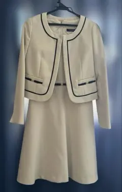 ホワイトジャケットとドレスセット