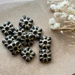 8弁フラワーチェコガラスビーズ 4個セット アンティークブラック × ゴールド
