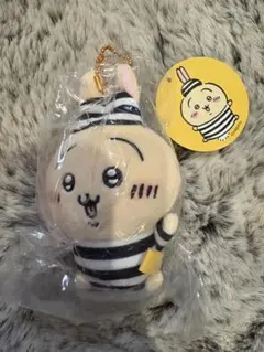ちいかわ　うさぎ　囚人マスコットキーホルダー