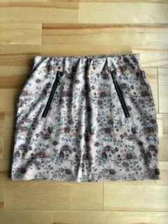 新品未使用　OZOC花柄スカート