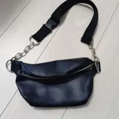 MURUA 　 ボディバッグ（開き難あり）