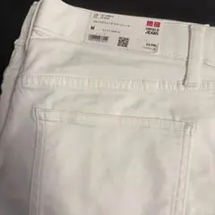 UNIQLO ホワイト ウルトラストレッチカラージーンズM