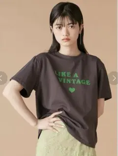 【新品】LILY BROWN “LIKE A VINTAGE”半袖 Tシャツのサムネイル