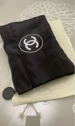 小物入れ　化粧ポーチ