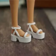 靴　くつ　サンダル　白　モモコ　リカちゃん　ブライス ジェニー バービーのサムネイル