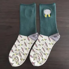 フェリシモ　リボン刺繍×花柄ソックスのサムネイル