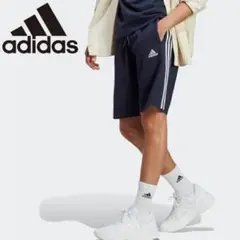 adidas コットンハーフパンツ　IC9383