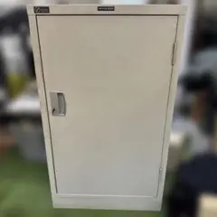 LION 鍵付きキャビネット