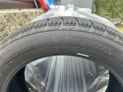 スタッドレスタイヤ 235/50R18 97Qのサムネイル