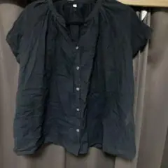 黒の半袖ボタン付きシャツ Mサイズ