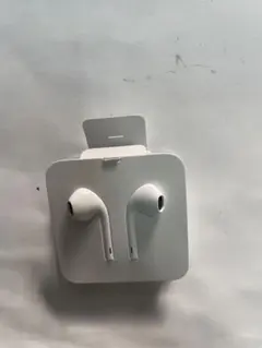 Apple製のホワイトイヤフォン、3.5mmジャック