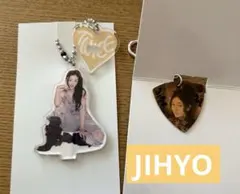 TWICE ジヒョ JIHYOランダムピック、アクスタチャーム 2点セット