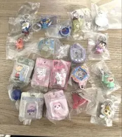 ガチャガチャ20個セット　人気商品まとめ売り　たまごっちやキティちゃんなど