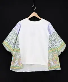 スカラー 562248：アンティークタイル×花柄 素材切替プルオーバーのサムネイル