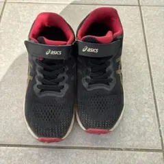 asics 黒/赤 スニーカー 19㎝