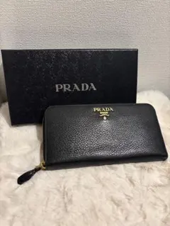 PRADA ブラックレザー 長財布