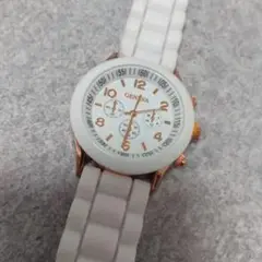 【新品】ゴージャス　腕時計　白　ベルト　カラー　ホワイト