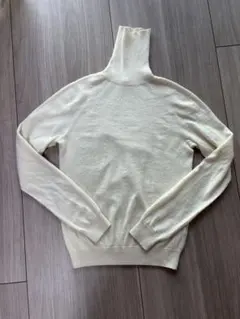 ユニクロ　3Dカシミヤタートルネックセーター