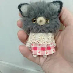 編みぐるみ・ハンドメイド・フワフワの灰色ペルシャ猫ちゃん