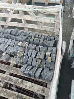 バサルト黒ピンコロ半丁掛け909045ミリ 1000個一箱 バサルトピンコロ黒半丁掛け909045ミリ 20個セット - メルカリ