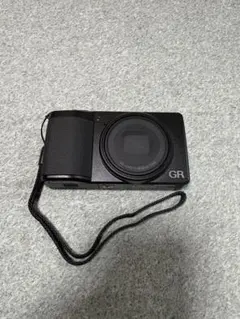 RICOH GR Ⅲ シャッター数82回 RICOH GR Ⅲ シャッター数82回 - メルカリ