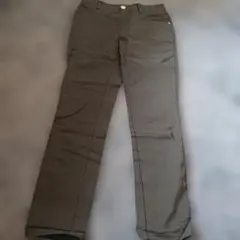 ブラックパンツ