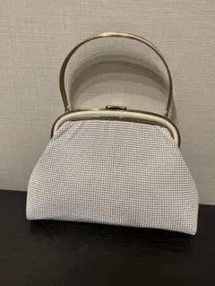 ホワイト 布地 パーティーバッグ　ビーズ