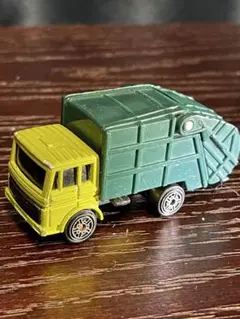 ミニカー ゴミ収集車 ホワイト/ブルー,日本製、日産ディーゼルコンドル