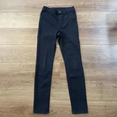 UNIQLOブラック スキニーパンツ140
