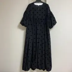 ドット柄バルーンスリーブロングワンピース