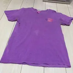 紫色 Tシャツ フロントロゴ付き