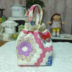 ヴィンテージキルトリメイク　持ちて付き巾着バッグ　　ハンドメイド