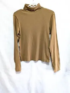 GU　リブニットTシャツ　タートルネック　カーキ
