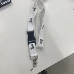 ロゴ入りホワイトナイロンストラップのサムネイル