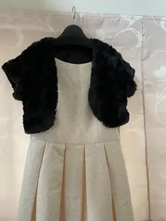 ショート丈ボレロ　黒　L フェイクファー　epolene