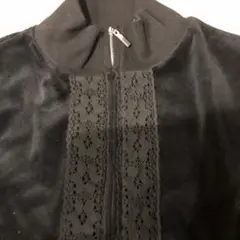 黒いベルベットジップアップジャケット