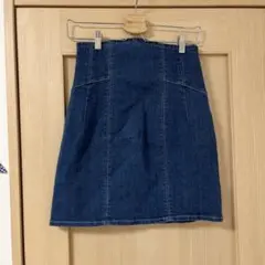 スナイデル、スカート