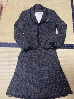 黒系ツイードスーツ 花のブローチと、インナー付き。4点セット。入学式に⭐︎