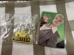 ミニティーンガチャガチャ　キーホルダー&トレカセット ホシ