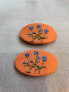 刺繍ヘアクリップ（1点） オレンジ×ブルー 小花刺繍 韓国風 キッズ