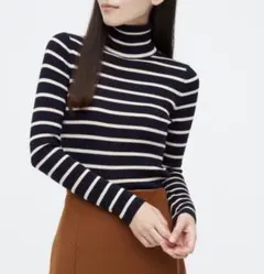 UNIQLO エクストラファインメリノ リブタートルネックセーター ネイビーのサムネイル